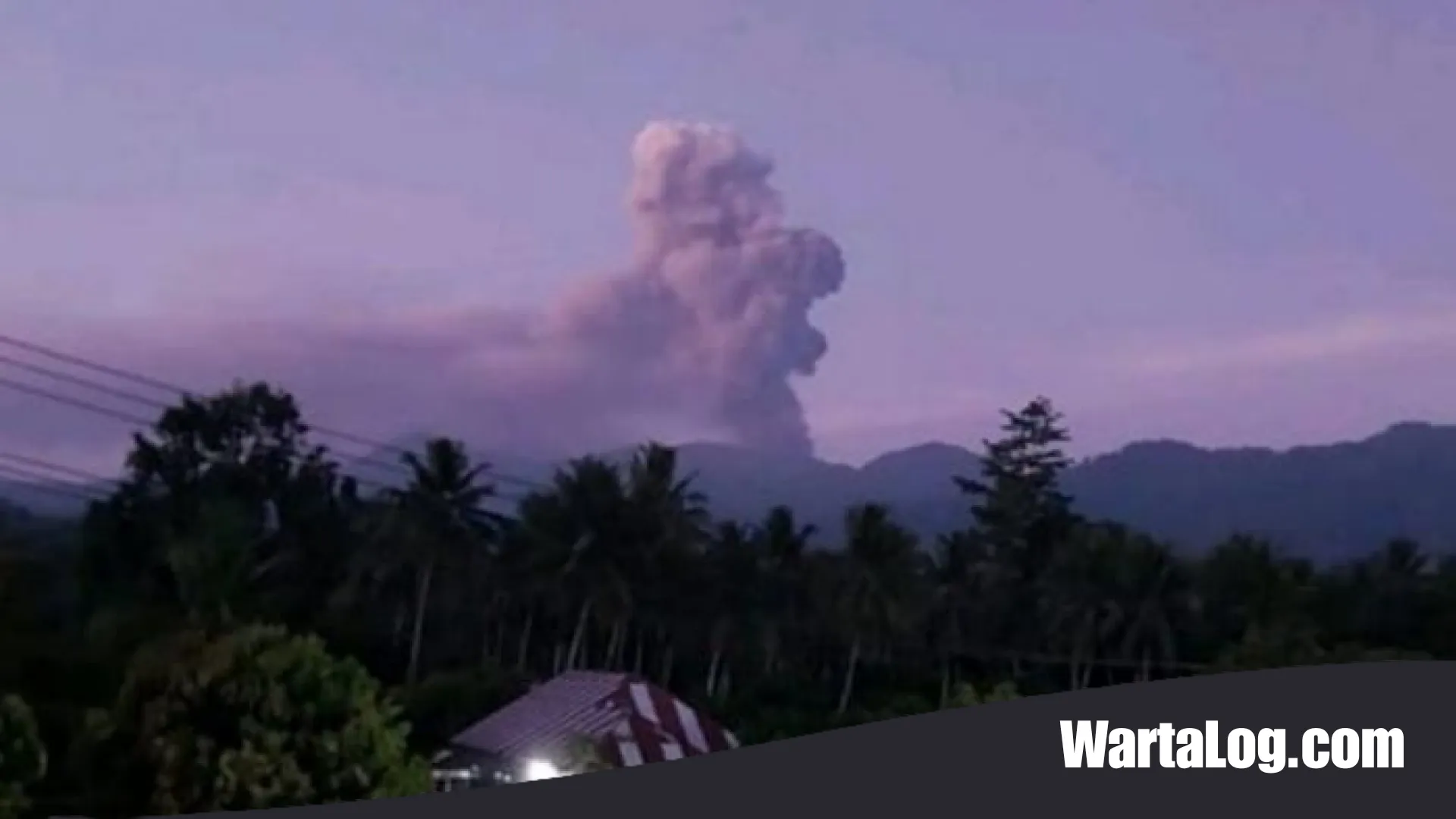 Gunung Dukono Kembali Berulah, Semburkan Abu Vulkanik Setinggi 1,4 Kilometer ke Langit Halmahera