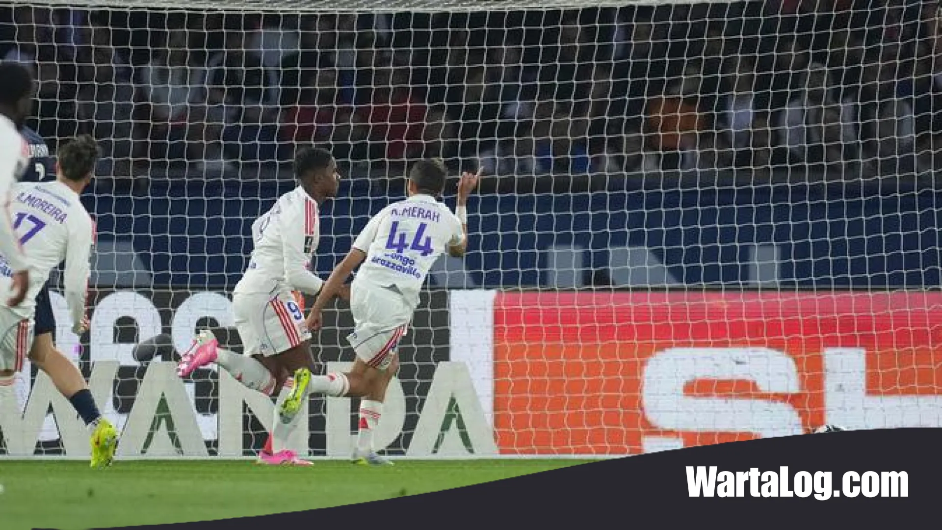 Drama Parc des Princes: PSG Takluk dari Lyon, Achraf Hakimi Tegur Keras Aksi Joget Endrick