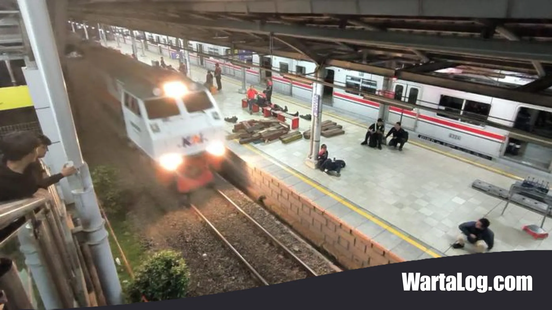 Pasca Insiden Hebat di Stasiun Bekasi Timur: Satu Jalur Mulai Beroperasi, KNKT Selidiki Kronologi Tabrakan Argo Bromo dan KRL