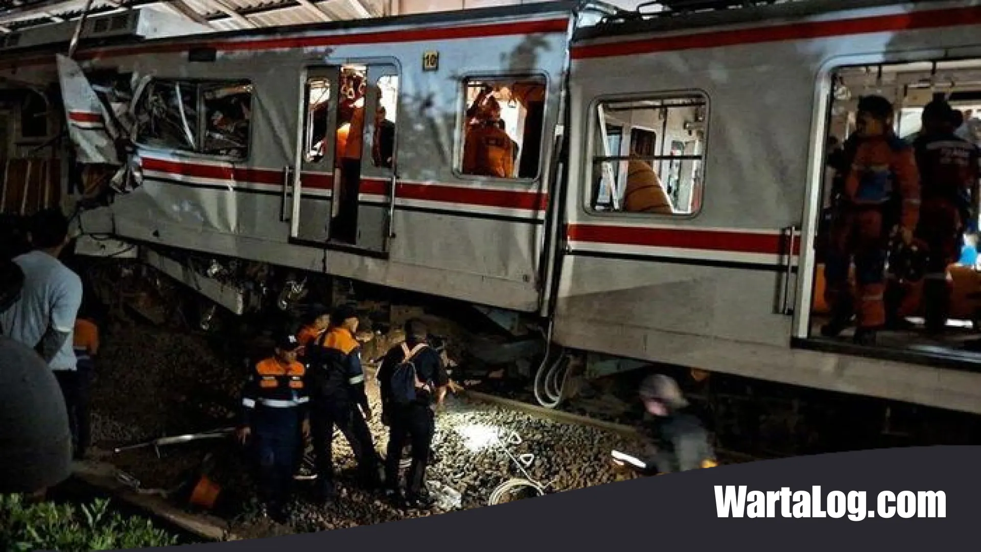 Tragedi Tabrakan Kereta di Bekasi Timur: 7 Orang Meninggal Dunia, Dirut KAI Konfirmasi Seluruh Petugas Aman
