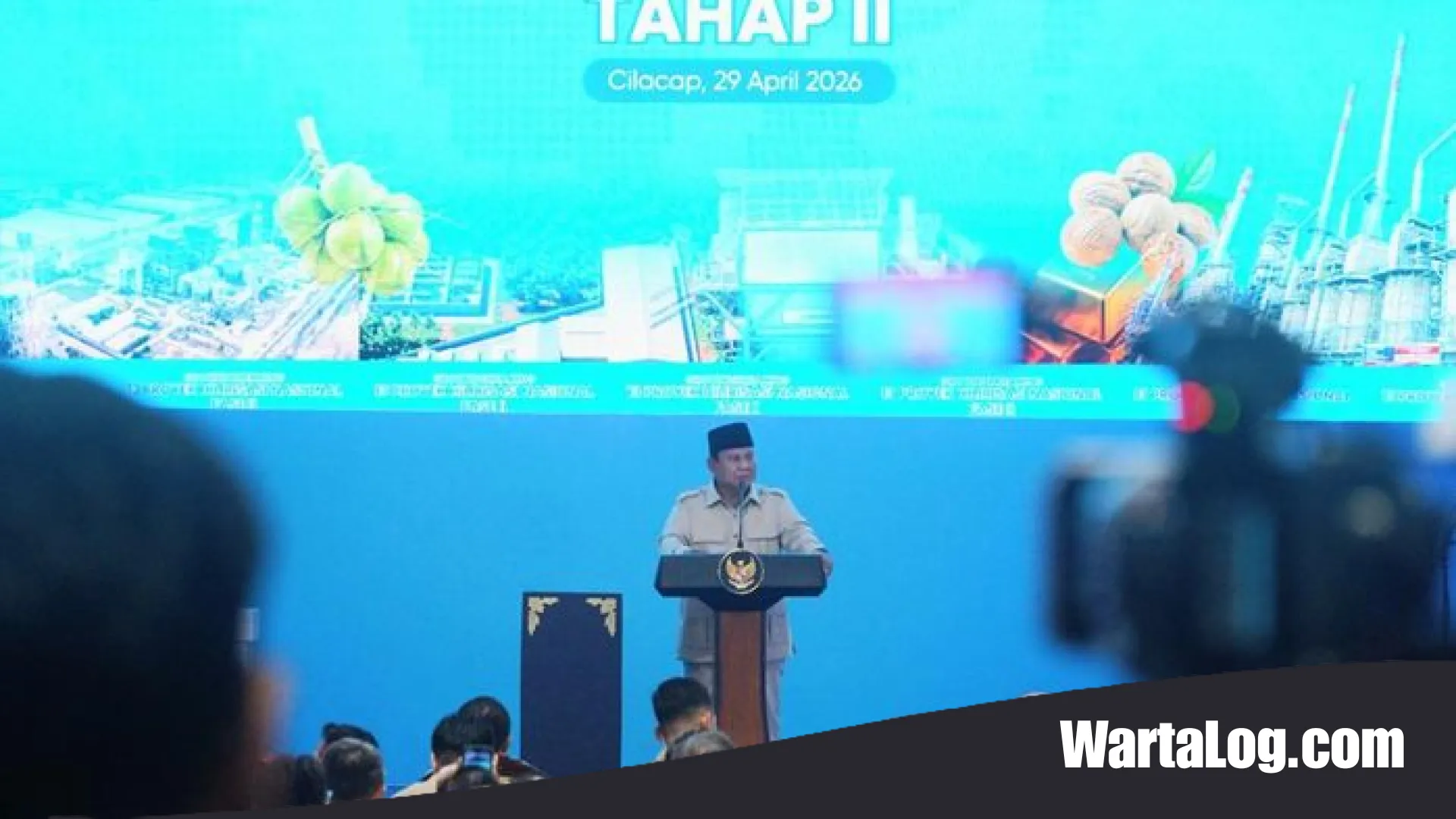 Prabowo Unjuk Sisi Humanis di Cilacap: Guyonan ‘Jangan Pingsan Lagi’ untuk Menteri Trenggono Hingga Ledek Kapolri