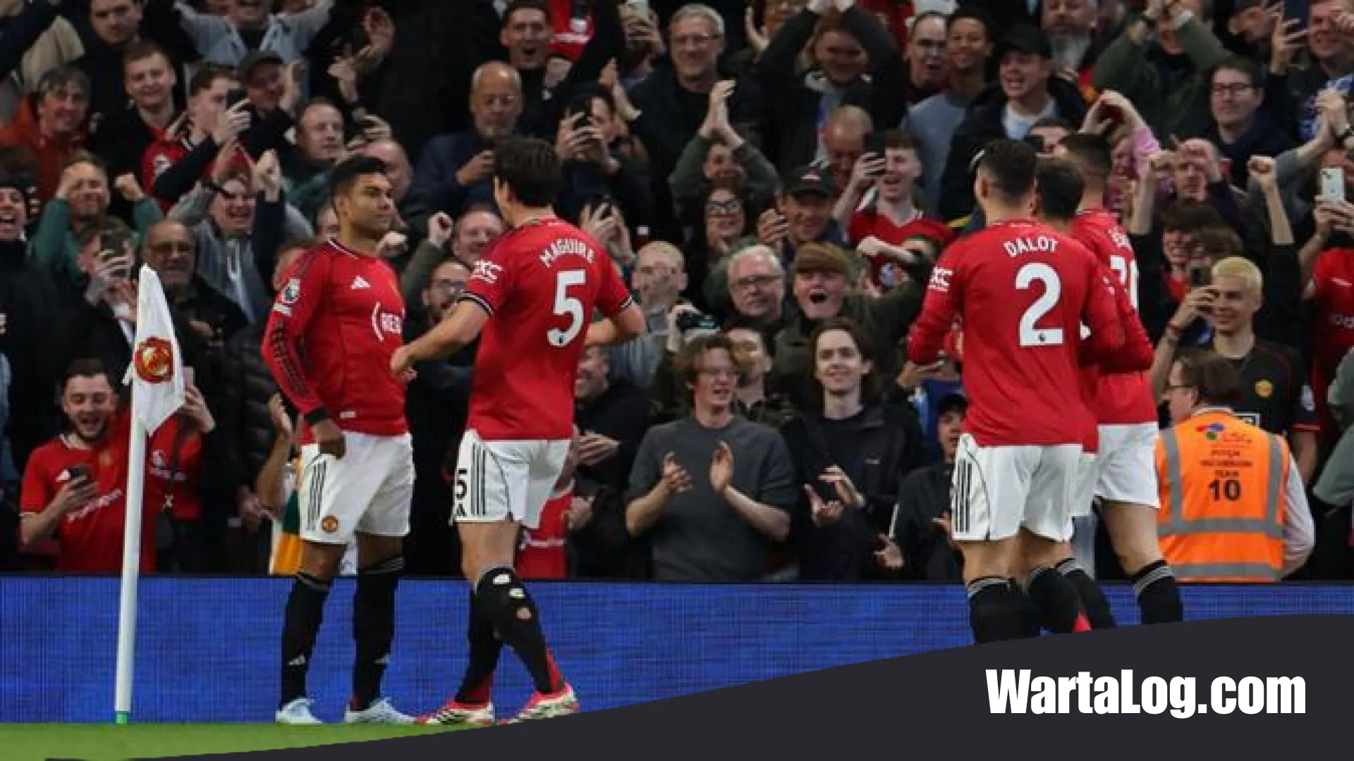Misi Pencarian Suksesor Casemiro: 3 Gelandang Pilihan Rio Ferdinand untuk Revolusi Lini Tengah Manchester United