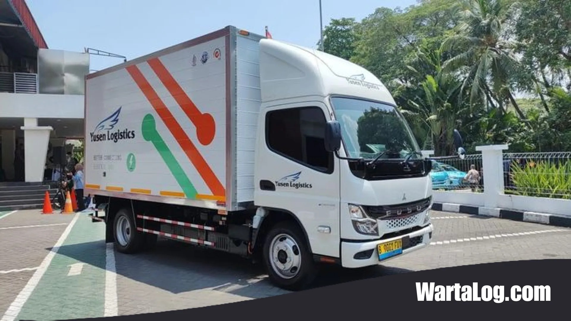 Revolusi Logistik Hijau: Menakar Peluang Sewa Truk Listrik Mitsubishi Fuso eCanter Mulai Rp 35 Juta