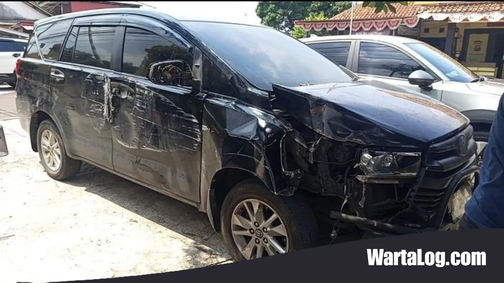 Tragedi Maut di Depan SDN Sukaratu 5: Ketika ‘Selang Oksigen’ Tak Menghalangi Laju Mobil Pejabat Pandeglang