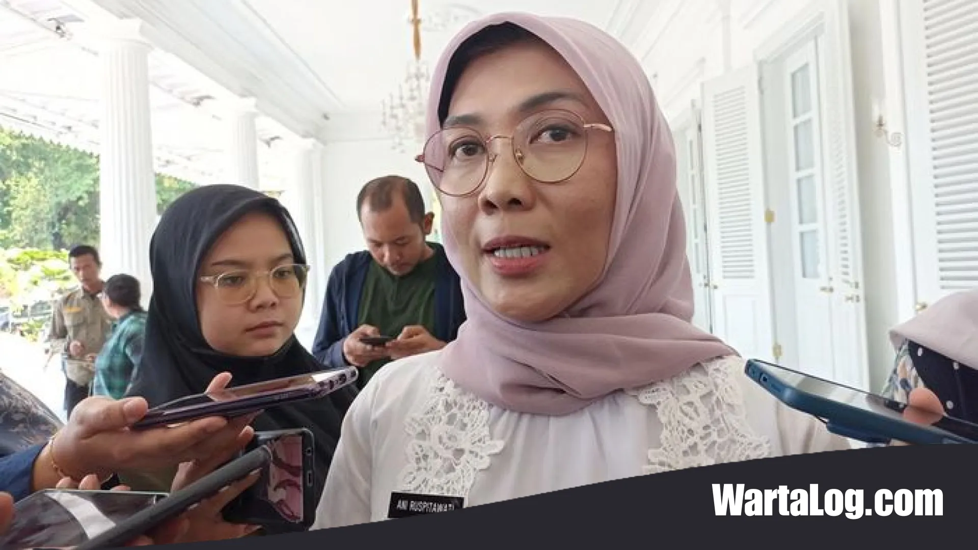 Investigasi Kasus Keracunan Massal MBG di Jakarta Timur: Misteri Pangsit Tahu Masam Menanti Hasil Lab