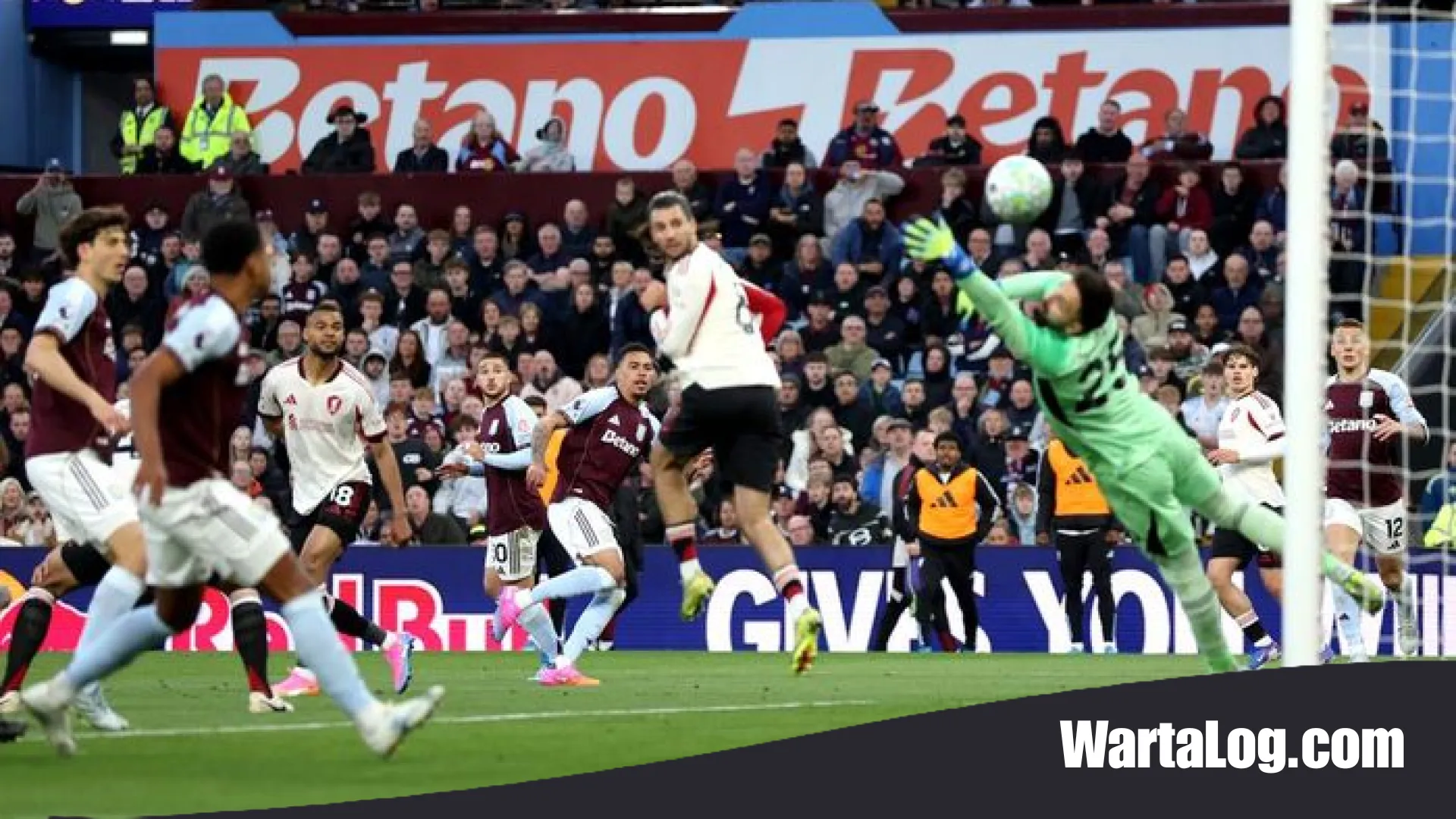 Villa Park Bergemuruh: Sepakan Melengkung Morgan Rogers Bungkam Liverpool di Babak Pertama