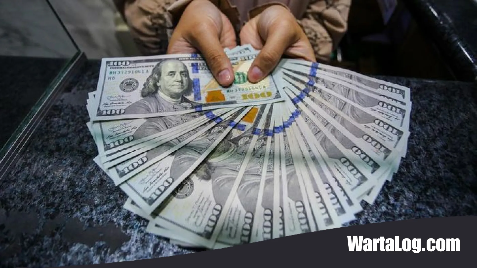 Rupiah Tembus Rp 17.600: Mengurai Daftar Kebutuhan Hidup yang Terancam Meroket Akibat Dolar Perkasa