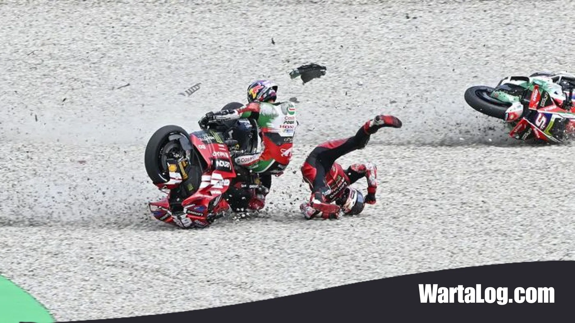 Tragedi dan Keajaiban di Sirkuit Catalunya: Kronologi Johann Zarco Terseret Motor Bagnaia dalam Insiden Horor MotoGP 2026