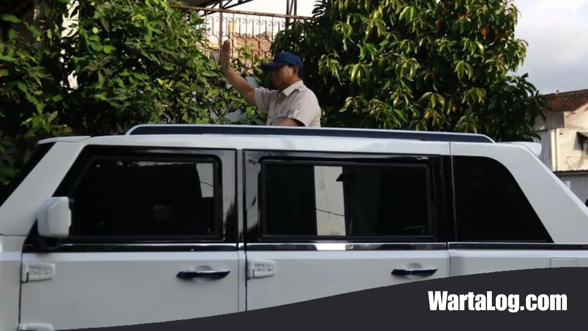 Inovasi Patriotik: Prabowo Minta Pindad Rancang Kursi Khusus ‘Duduk Terlihat Berdiri’ pada Mobil Kepresidenan
