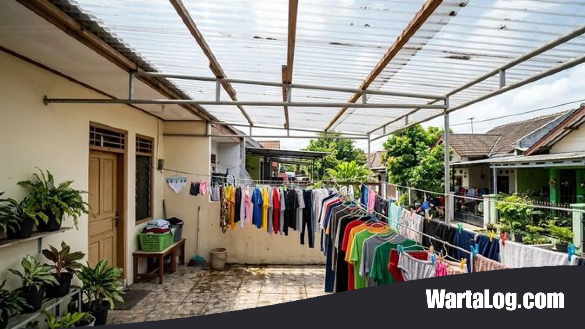 6 Pilihan Atap Jemuran Inovatif: Solusi Cerdas Agar Rumah Tetap Sejuk dan Bebas Gerah