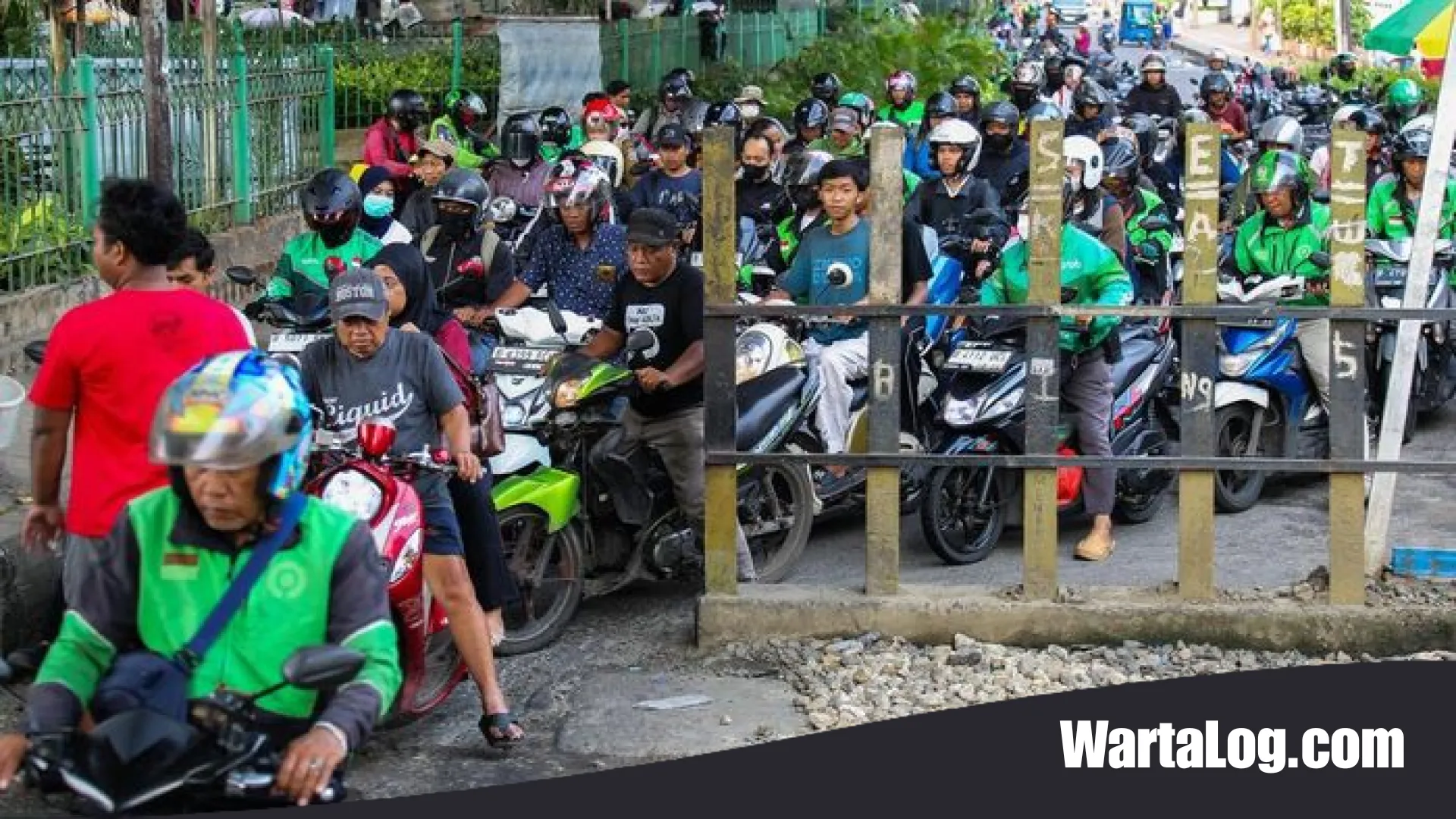 Komitmen Keselamatan Perkeretaapian: DPR Tekan KAI Tutup Perlintasan Liar dan Modernisasi Armada