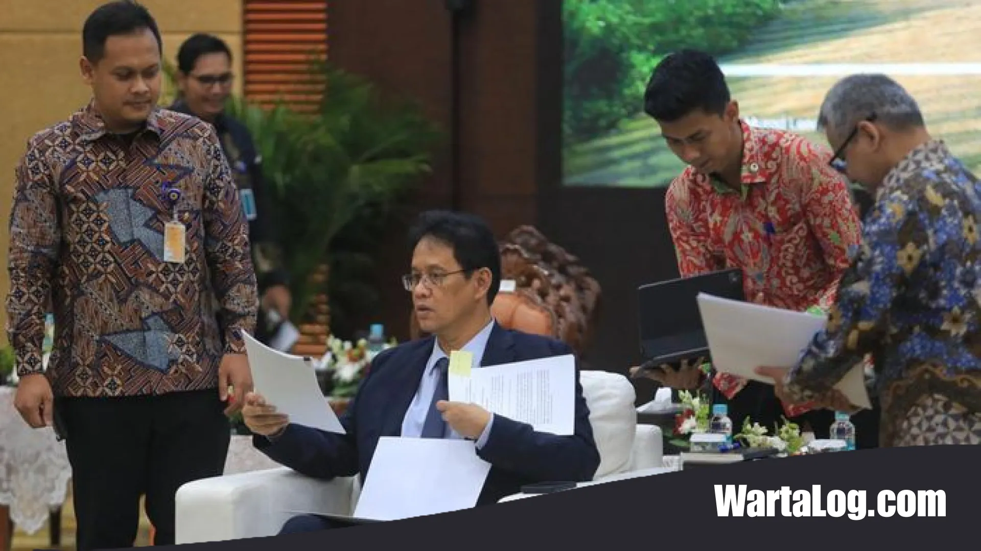 Menakar Daya Beli di Piring Warteg: Menkeu Purbaya Yudhi Sadewa Siap Investigasi Fenomena ‘Makan Ngirit’