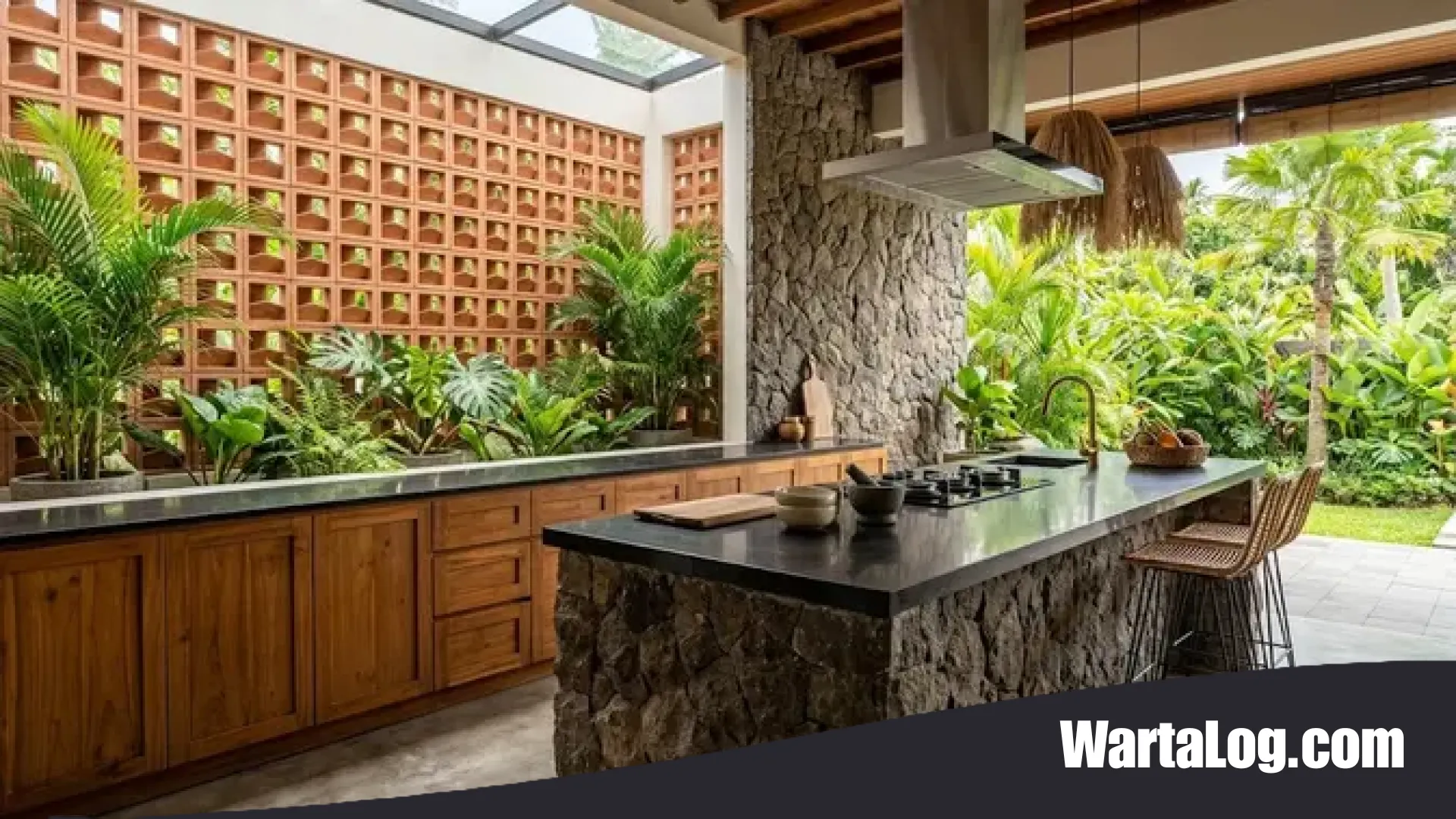 10 Inspirasi Desain Dapur Tropis Modern: Paduan Roster dan Batu Alam yang Sejuk dan Estetik