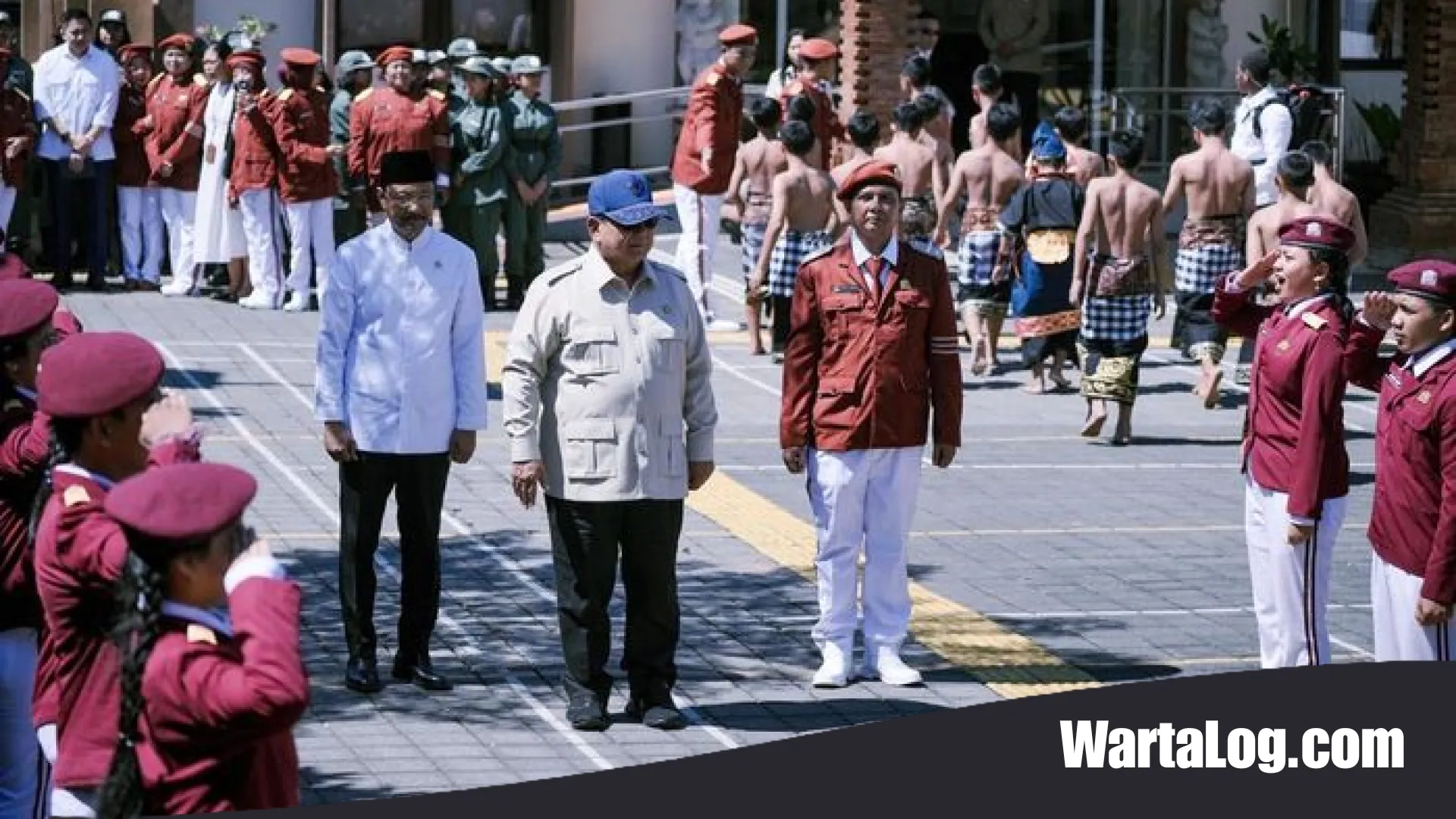 Sentuhan Hangat Presiden Prabowo di SRMP 17 Tabanan: Dari Pesan Kerja Keras hingga Rangkulan untuk Penyintas Perundungan