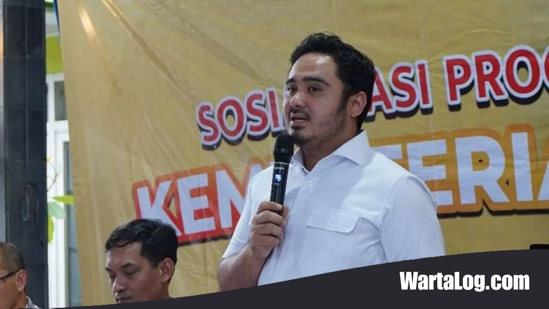 Reformasi Etika Digital: Bekasi Larang ASN ‘Ngonten’ Pakai Seragam, Akankah Jadi Tren Nasional?
