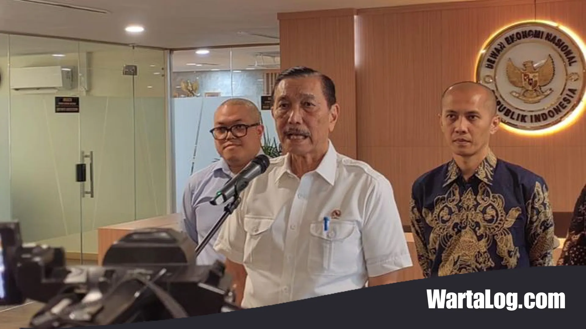 Revolusi Digitalisasi Bansos Berbasis AI: Luhut Targetkan Penyaluran Tepat Sasaran Mulai Oktober 2026