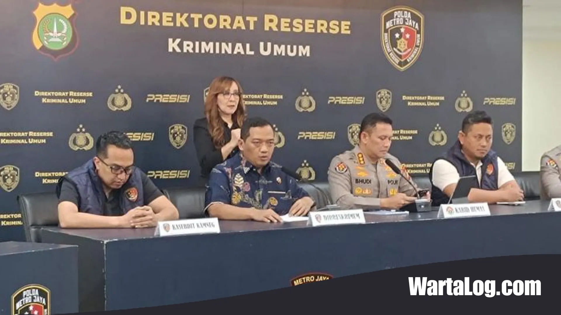 Kasus Ijazah Palsu Jokowi: Roy Suryo dan dr Tifa Resmi Ditahan, Berkas Lengkap Diserahkan ke Kejaksaan