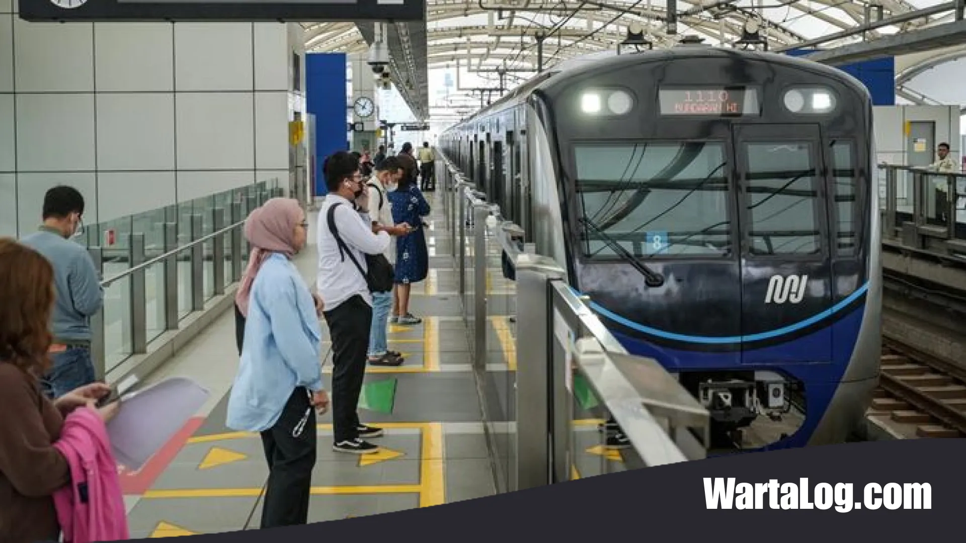 Kado Spesial HUT Jakarta ke-499: Keliling Ibu Kota Naik MRT Jakarta Cuma Bayar Rp 1!