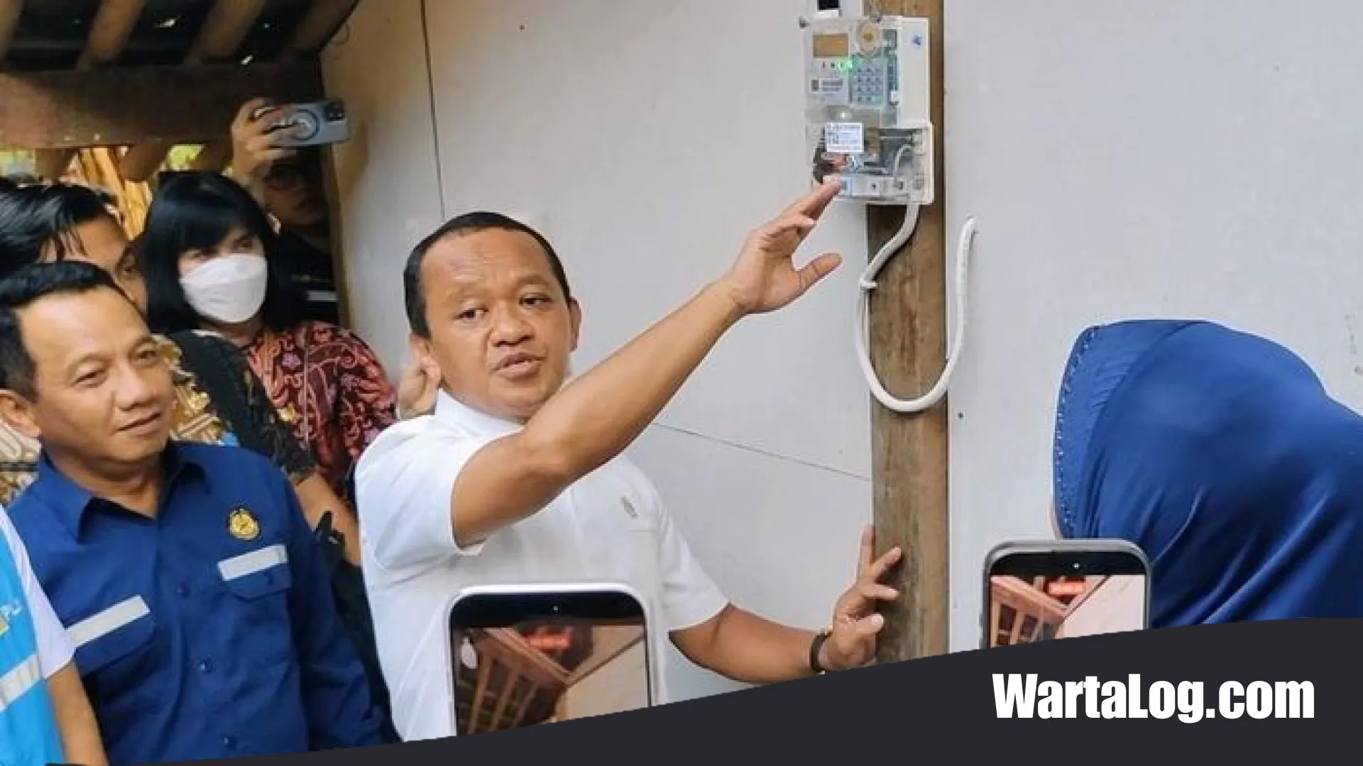 Bahlil Lahadalia Desak PLN Atasi Pemadaman Listrik Bergilir: Masalah Teknis Harus Segera Tuntas!