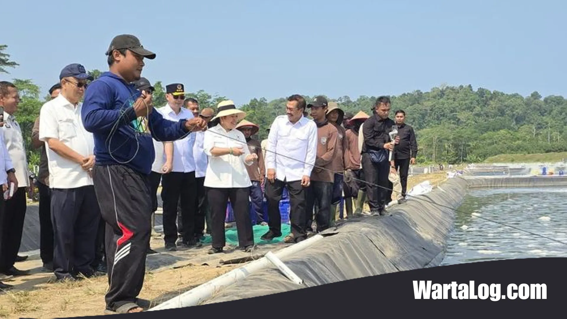 Transformasi Nusakambangan: Titiek Soeharto Apresiasi Kemandirian Warga Binaan Lewat Panen Udang Vaname