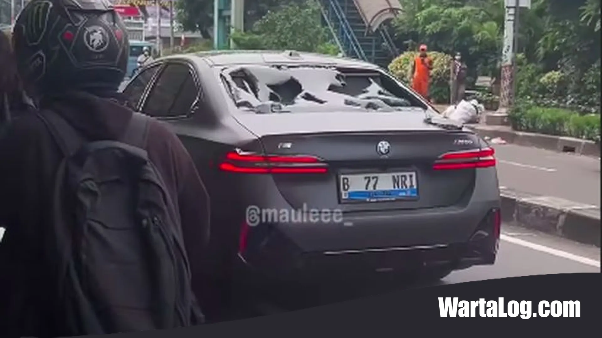 Geger Amukan Massa Terhadap BMW i5 M60 di Meruya: Menelusuri Identitas dan Fakta di Balik Insiden Viral