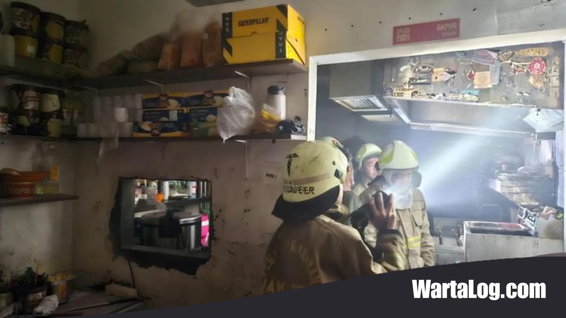 Insiden Dini Hari di Kebayoran Baru: Warkop Polim Milik Gofar Hilman Terbakar, Berikut Kronologinya