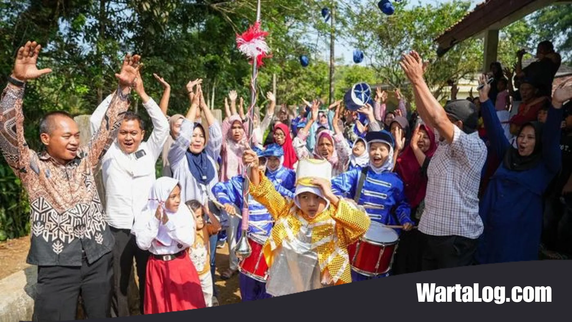 Dari Kaleng Bekas Menuju Simfoni Prestasi: Kisah Haru Siswa SDN Tegalega Sukabumi dan Hadiah Drumben dari Presiden Prabowo