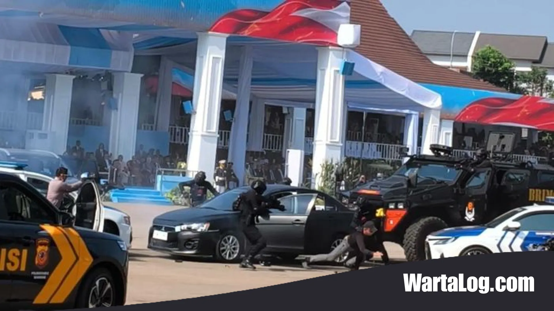 Spektakuler! Personel Polri Pamerkan Kekuatan dan Ketangkasan di Hadapan Presiden Prabowo dalam HUT Bhayangkara Ke-80