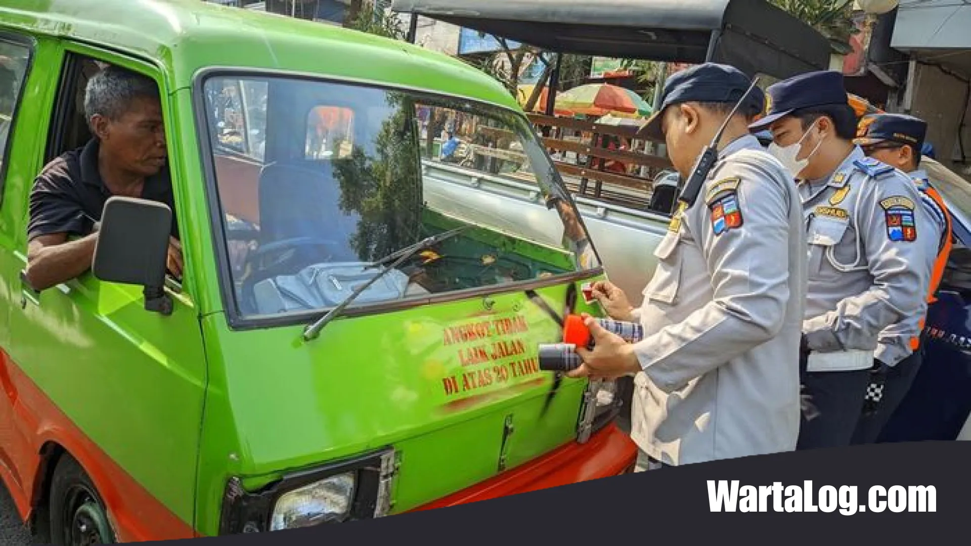 Aksi Kucing-kucingan Sopir Angkot Bogor: Dishub Ancam Kandangkan Armada Tua yang Hapus Tanda Operasional