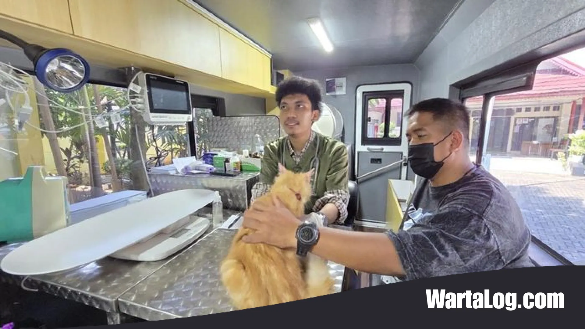 Klinik Hewan Keliling Jakarta: Terobosan Layanan Kesehatan Anabul hingga Ternak yang Makin Dekat dengan Warga