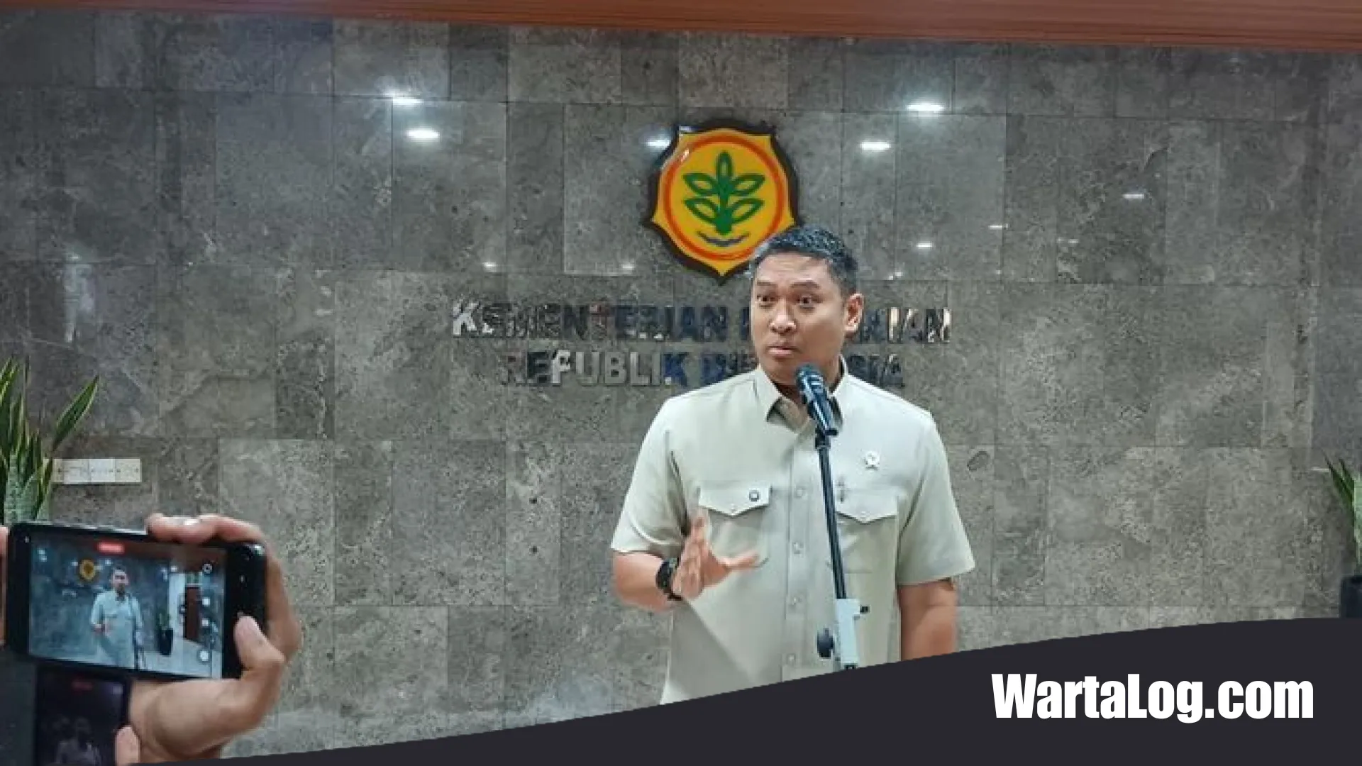 Ikatan Kekeluargaan di Balik Kemudi Badan Gizi Nasional: Kisah Sudaryono dan Warisan Nanik S Deyang