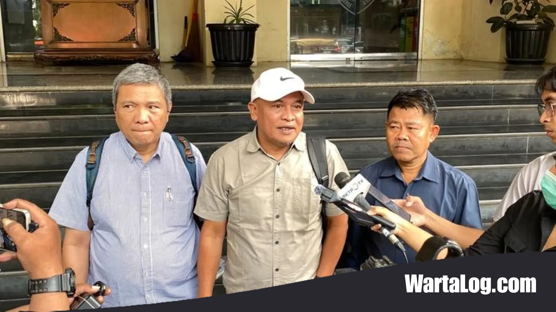 Berakhir Damai, PWI Resmi Cabut Laporan Terhadap Hotman Paris: Sebuah Pelajaran Etika dan Komunikasi