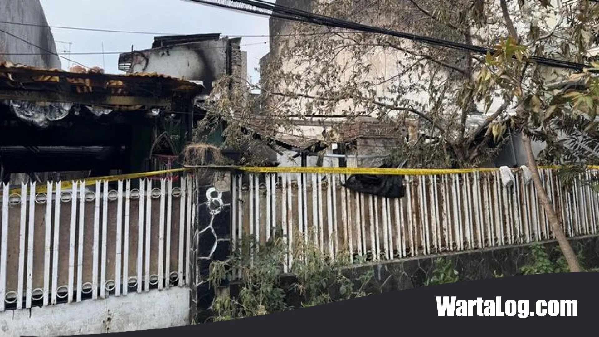 Tragedi Memilukan di Pulo Gadung: Kakak Beradik Tewas Terjebak Api Saat Sang Ayah Berada di Pos Keamanan