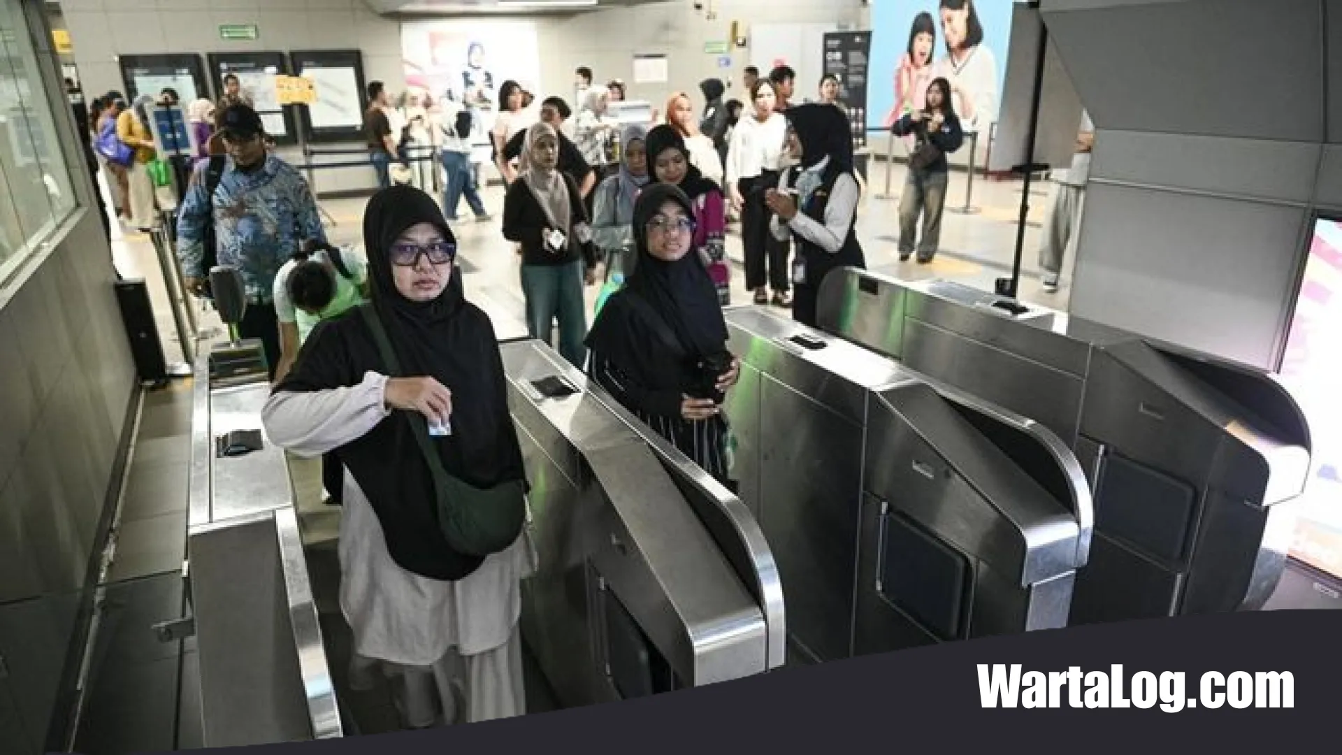 MRT Jakarta Cetak Sejarah: Kini Bayar Tiket Bisa Pakai Kartu Kredit Nirsentuh, Menuju Standar Transportasi Global