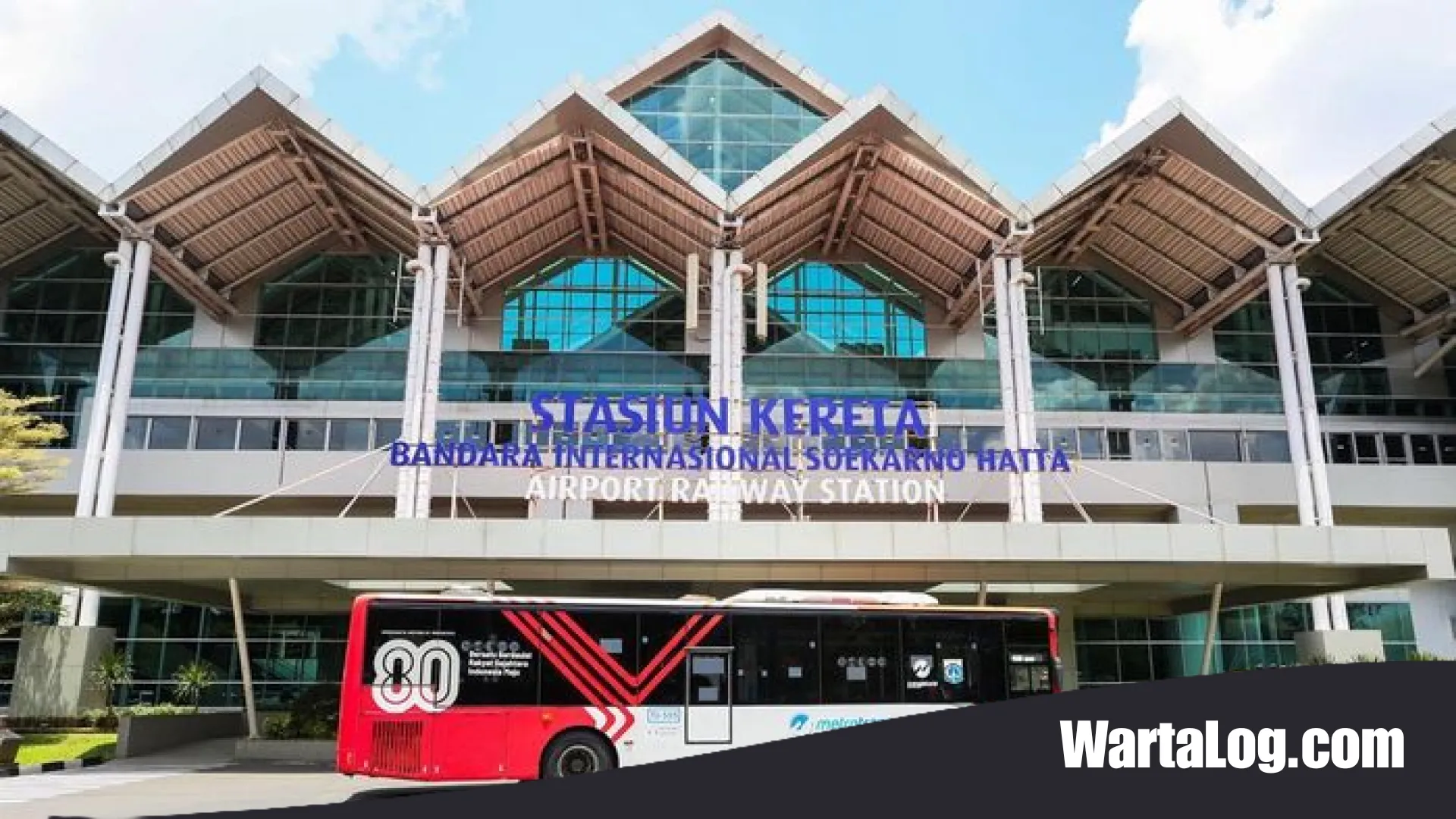 Solusi Transportasi Bandara: Menakar Tarif Rp 15 Ribu TransJakarta Rute Blok M-Soetta yang Dinilai Rasional