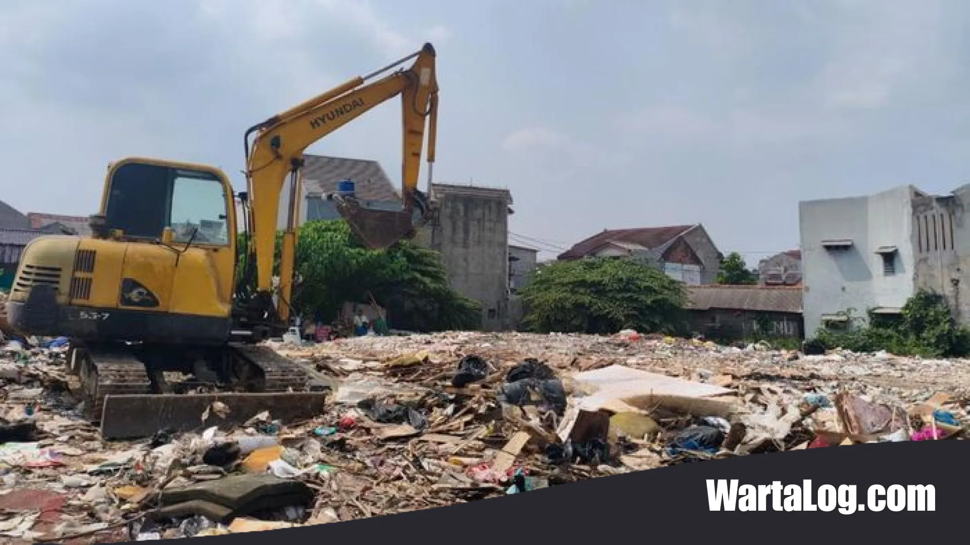 Skandal Lahan Waduk Jakarta Timur: Dari Harapan Pengendali Banjir Menjadi Petaka Gunungan Sampah