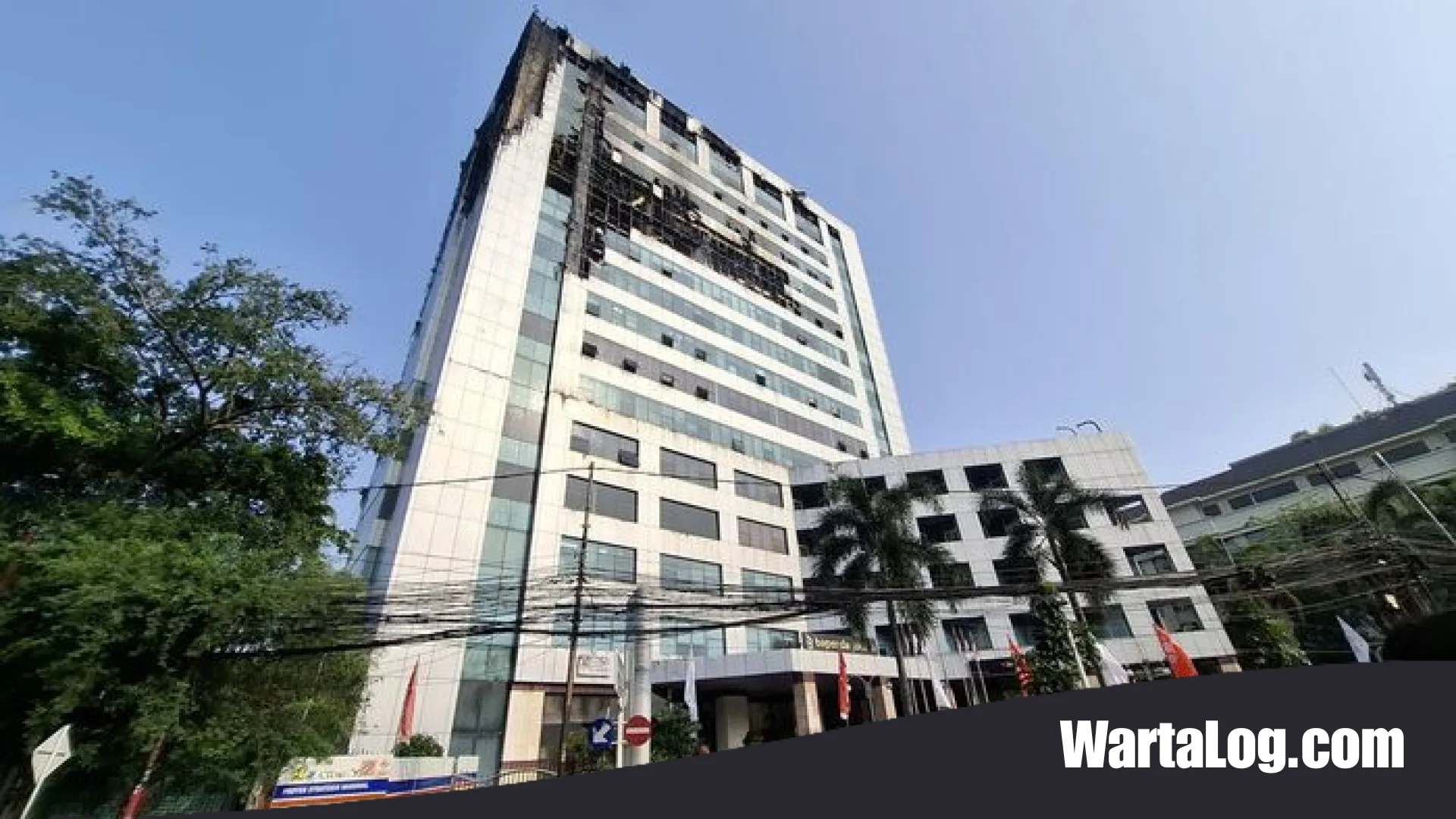 Pasca-Kebakaran Hebat Gedung Bapenda DKI: Pendinginan Masih Berlangsung, Investigasi Lantai 11 Dipertajam