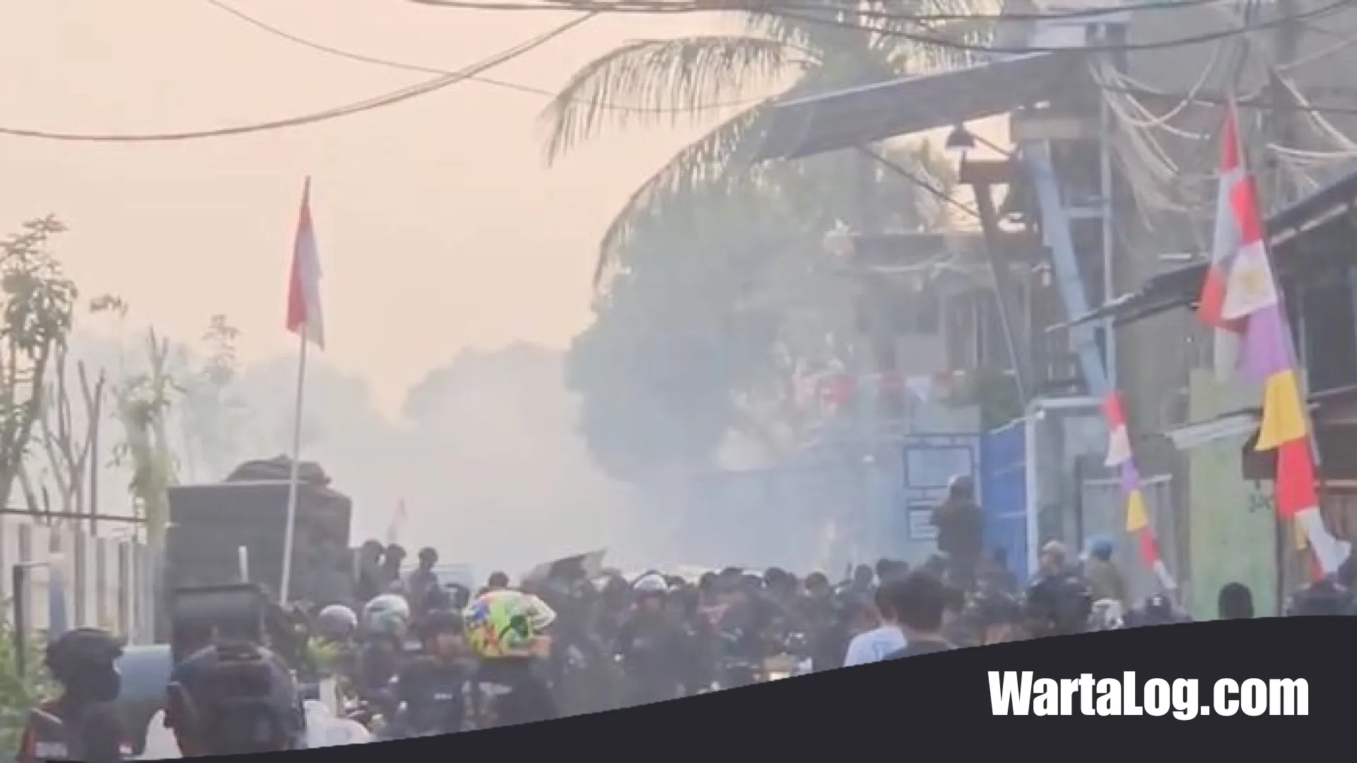 Hujan Mercon dan Gas Air Mata: Kronologi Dramatis Penggerebekan Bandar Narkoba di Kampung Bahari oleh BNN