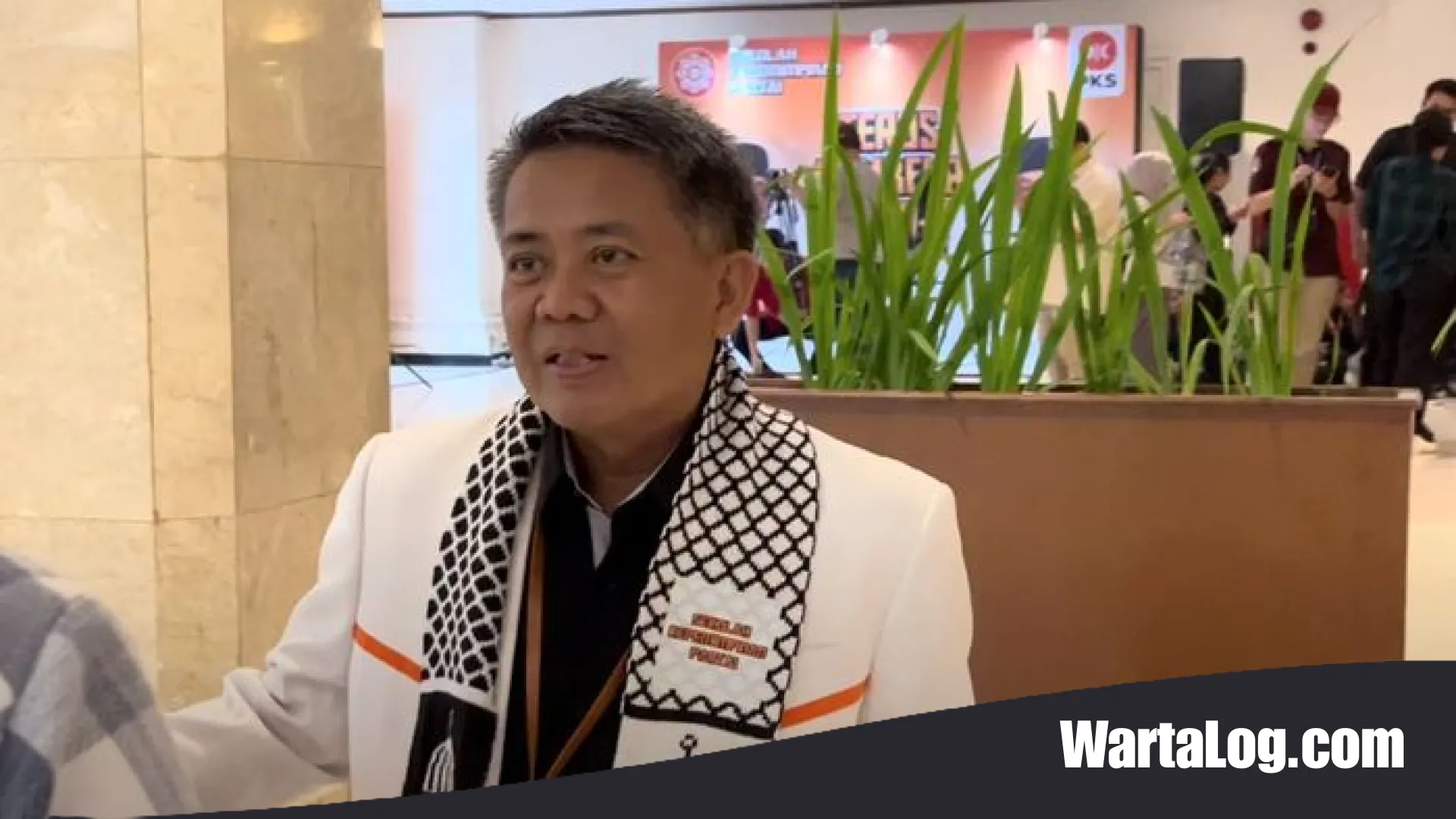 Kompas Moral di Tengah Badai Krisis Kepercayaan: Menakar Integritas di Ruang Publik Indonesia