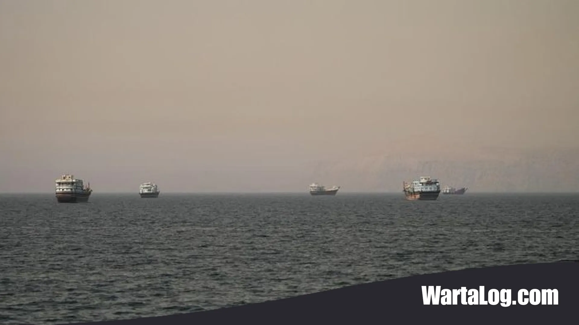 Ketegangan Global: Selat Hormuz Kini Jadi ‘Jalur Hantu’ Akibat Kebuntuan AS-Iran