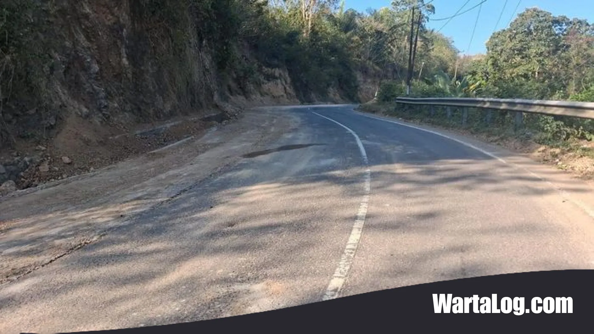 Urat Nadi Trans Flores Kembali Berdenyut: Kecepatan Kementerian PU Pulihkan Akses Pasca Gempa NTT