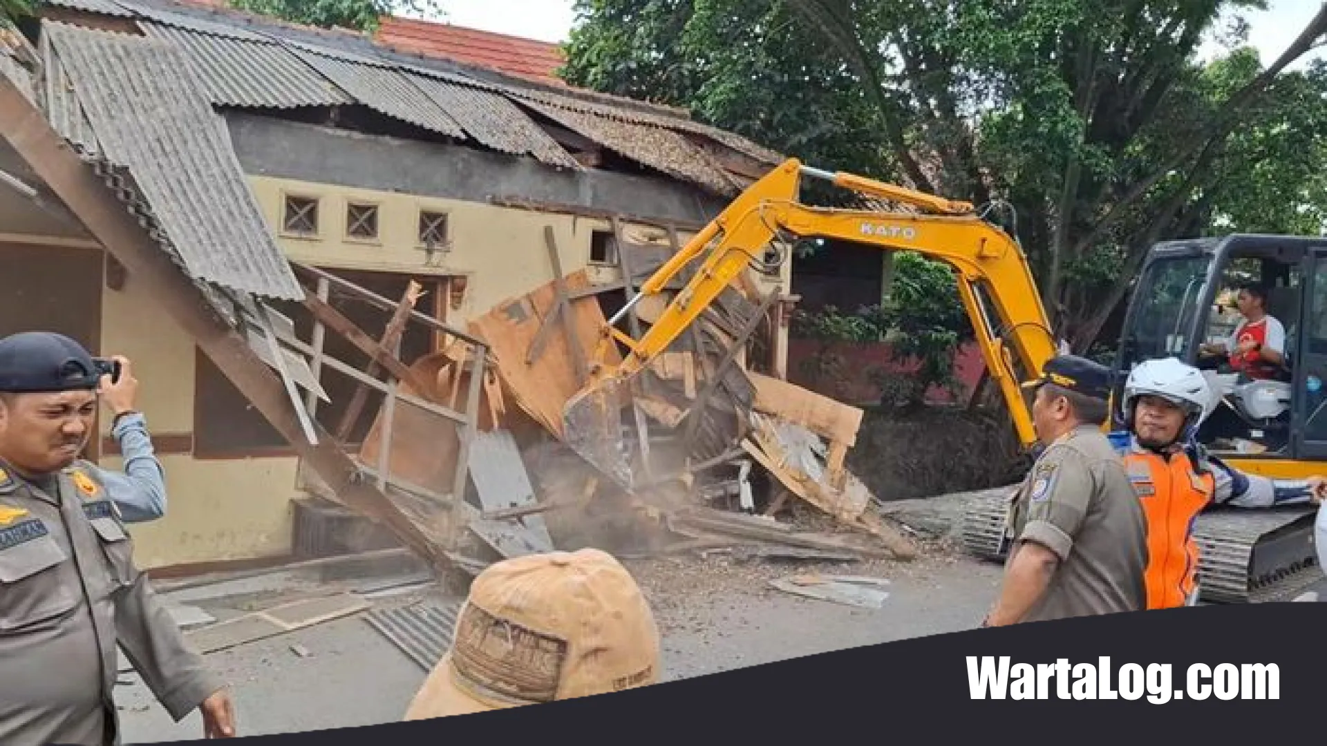 Penertiban Besar-Besaran di Pasir Putih: Satpol PP Depok Bongkar 120 Bangunan Liar Demi Normalisasi Sungai