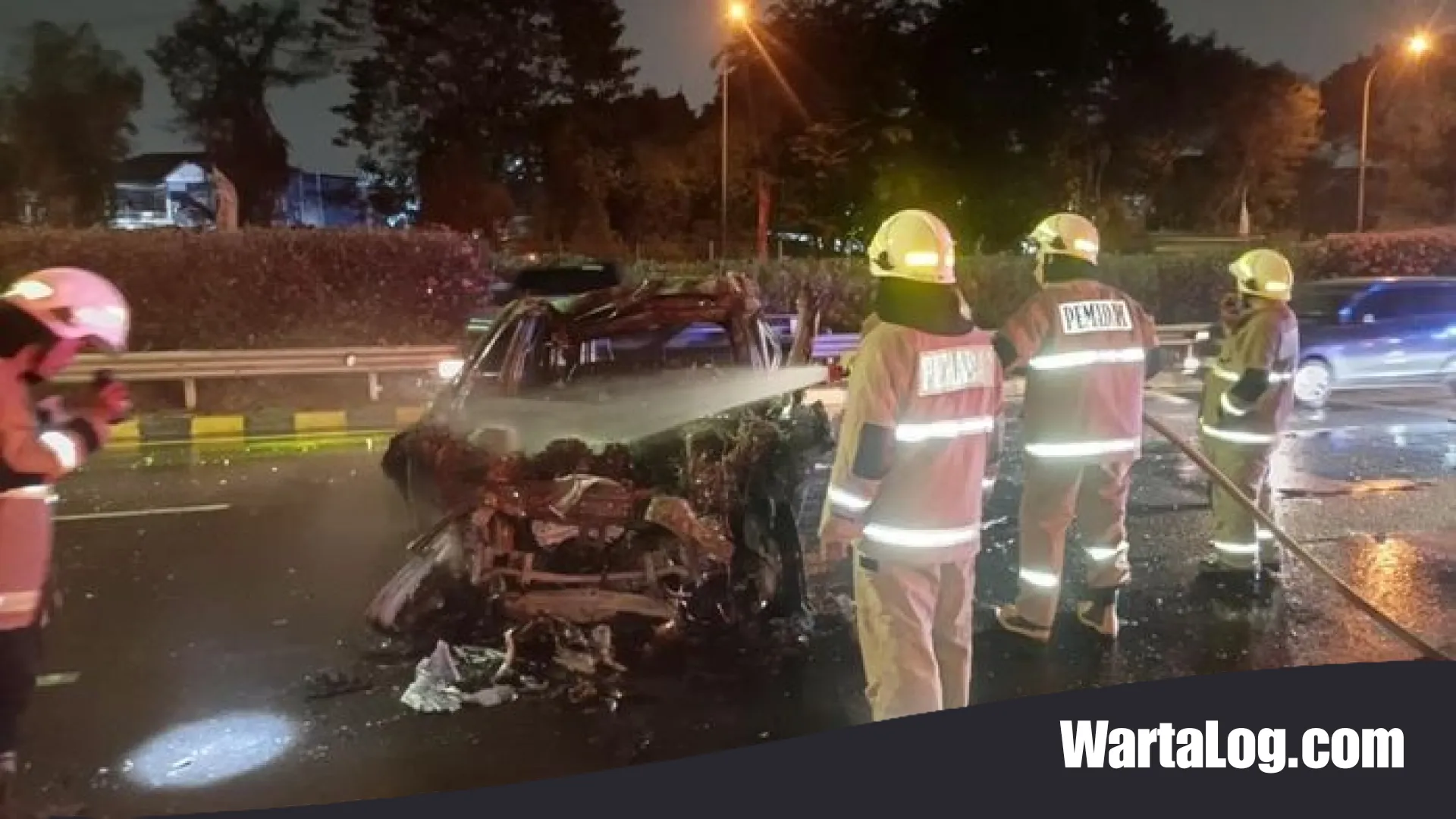 Tragedi Maut di Tol Jagorawi: Mercedes-Benz Hangus Terbakar, Dua Sahabat Tewas dalam Dekapan Api