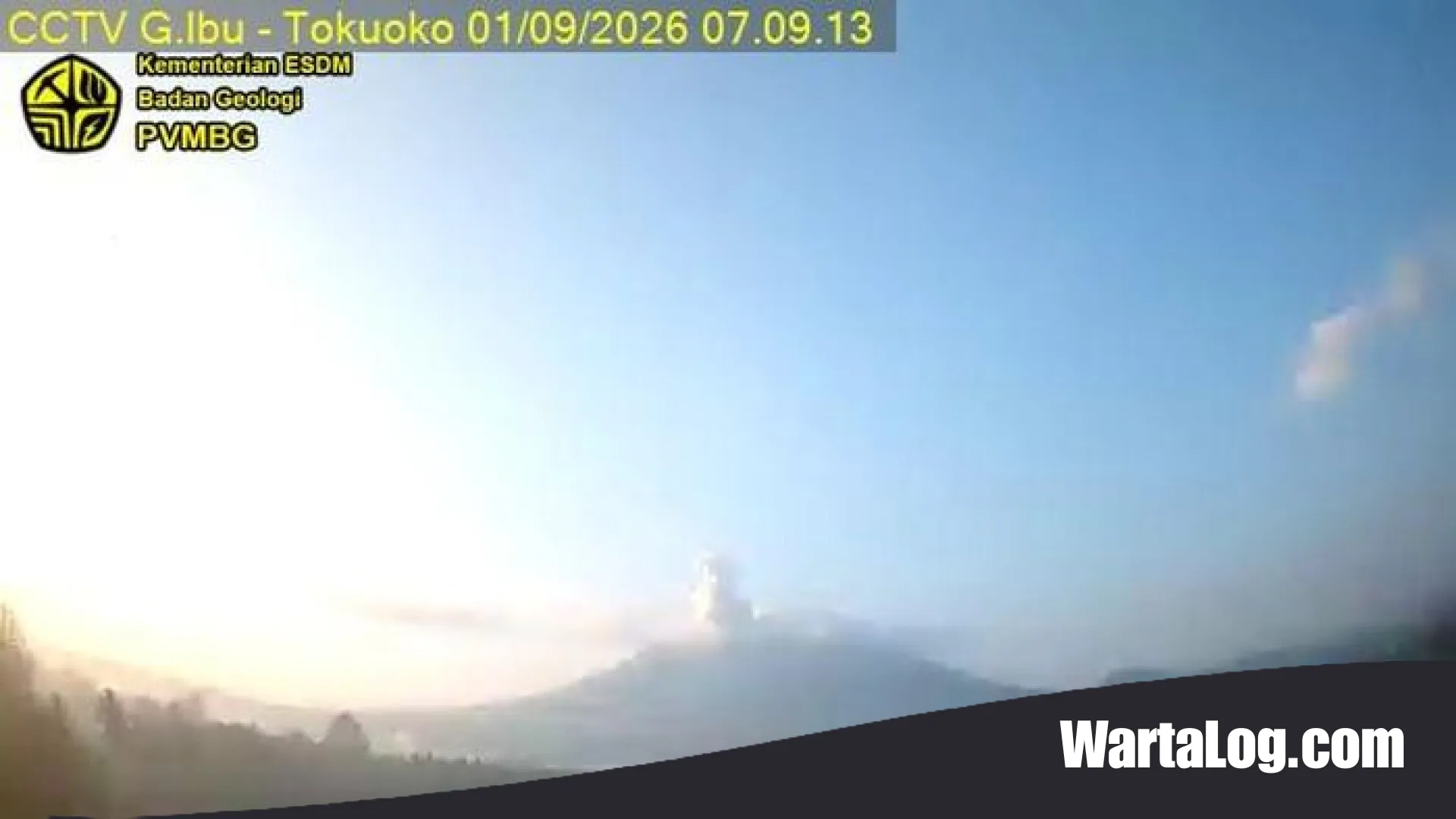Aktivitas Vulkanik Meningkat, Gunung Ibu di Maluku Utara Muntahkan Kolom Abu Setinggi 500 Meter
