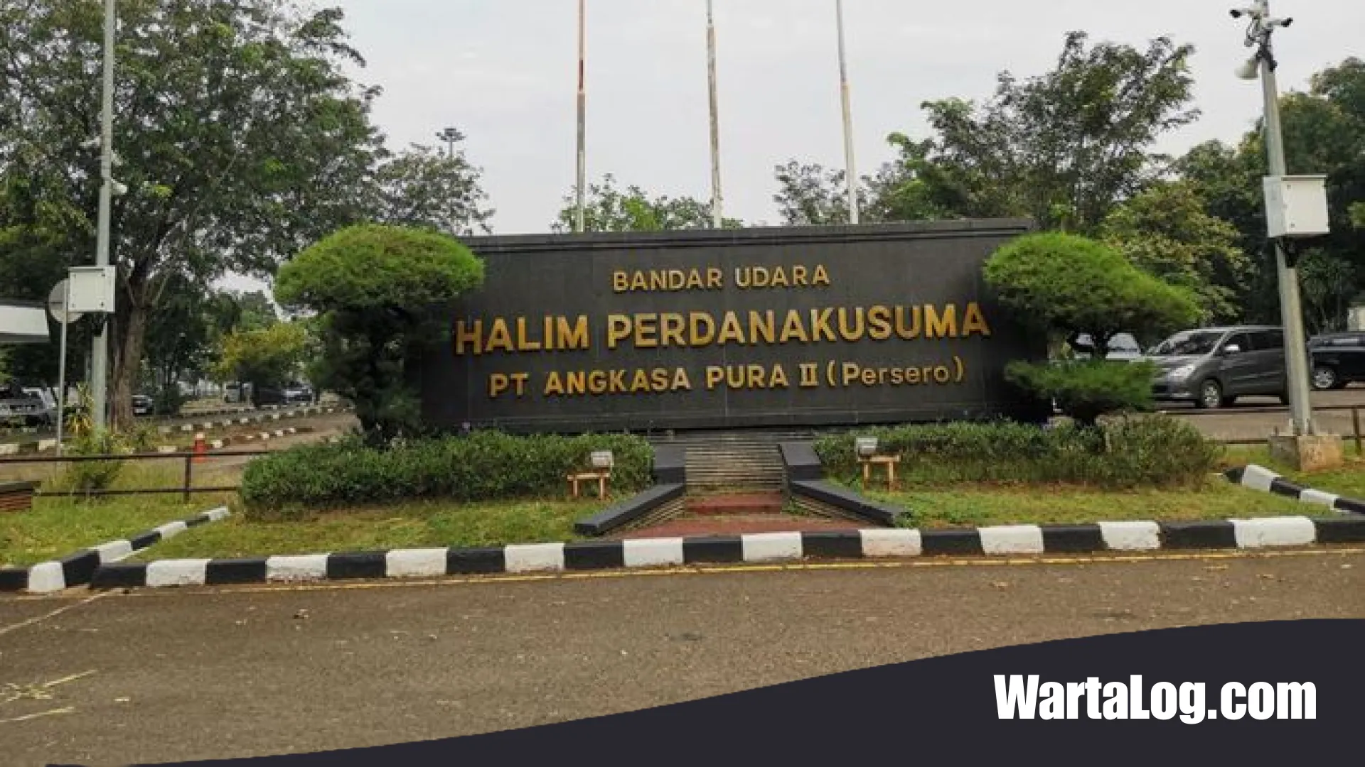 Ancaman Abu Vulkanik Anak Krakatau: Bandara Halim Perdanakusuma Lumpuh Sementara, Keselamatan Penumpang Jadi Prioritas Utama