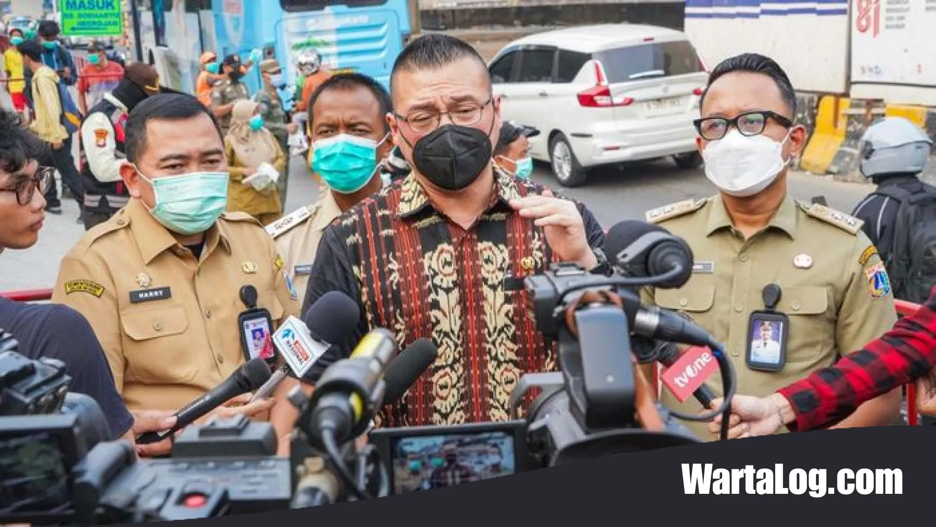 Aksi Cepat Bang Kent Redam Dampak Erupsi: Ribuan Masker Dibagikan Gratis di Jantung Jakarta Barat