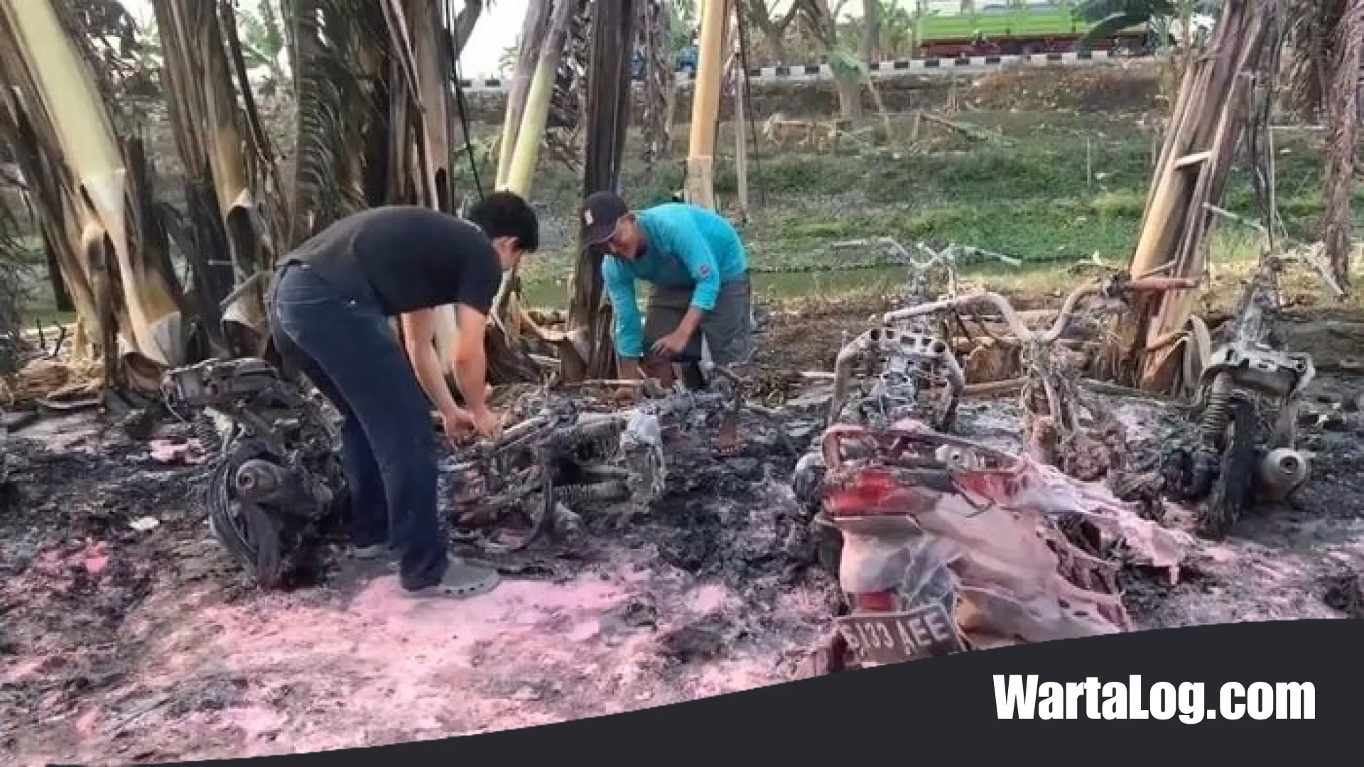 Petaka Siang Bolong di Demak: Ledakan Motor Hanguskan Puluhan Kendaraan di Area Parkir PT RCL