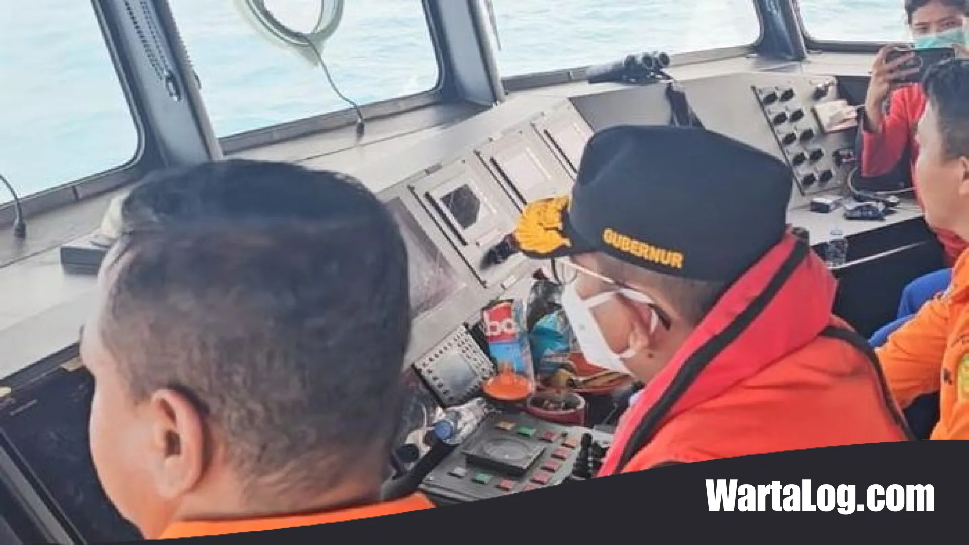 Misi Kemanusiaan di Anak Krakatau: Menanti Keajaiban Bagi Lima Jurnalis dan Tiga Kru Kapal