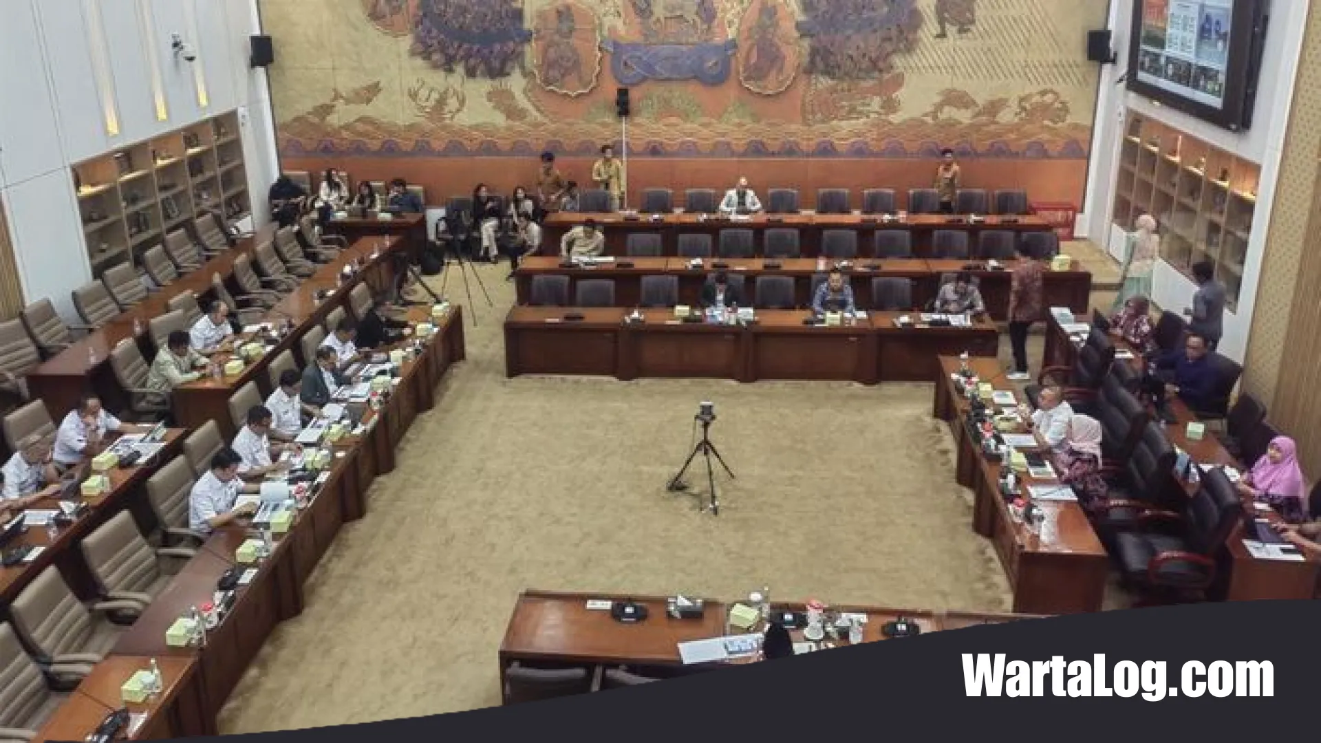 Solusi Cepat Kepadatan Jabodetabek: DPR Beri Lampu Hijau PT KAI Impor 23 Rangkaian KRL Bekas Jepang