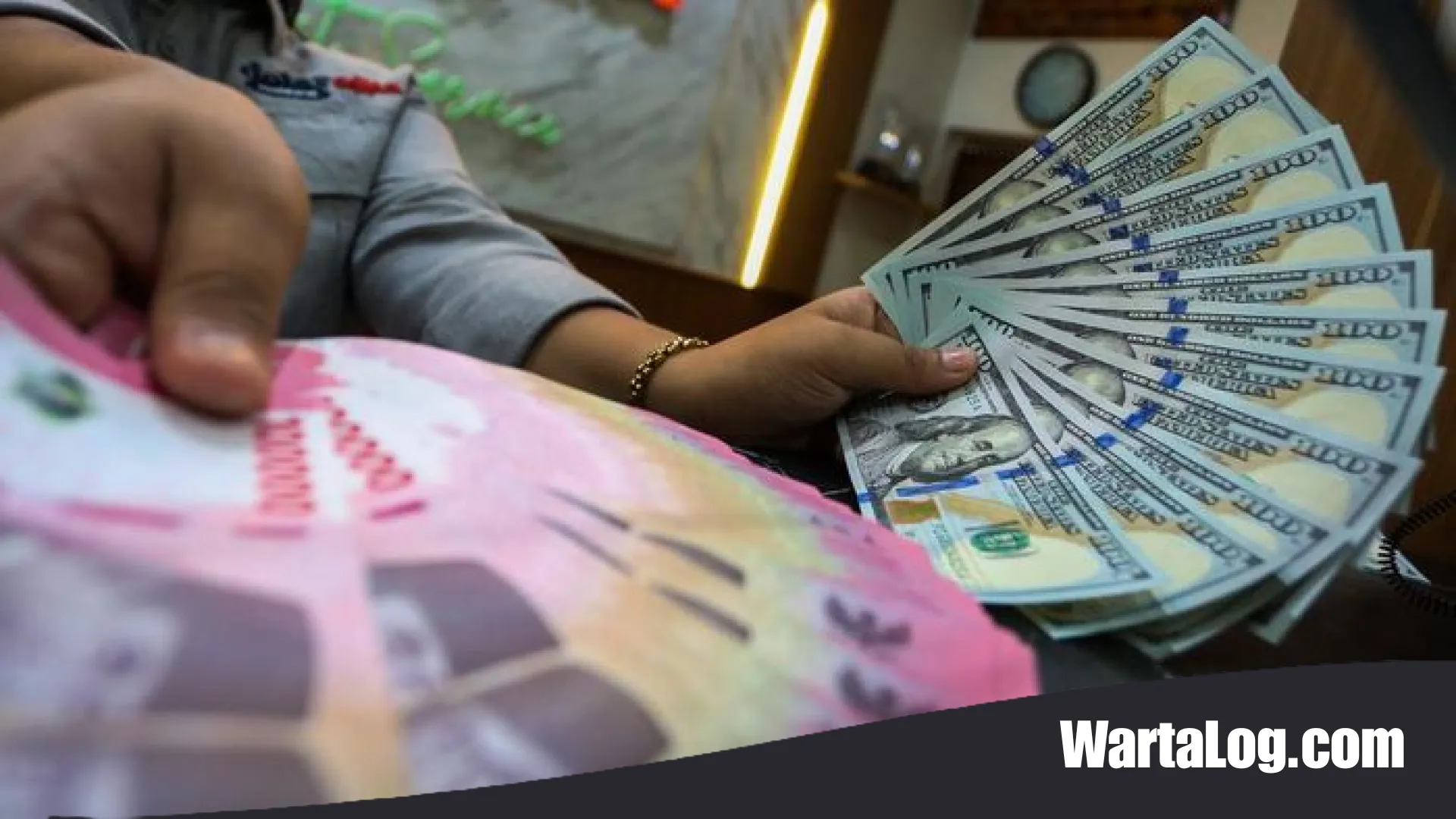 Kurs Rupiah Kian Terdesak, Airlangga Hartarto Siapkan Strategi Tangkis Penguatan Dolar AS yang Mendekati Rp 18.000